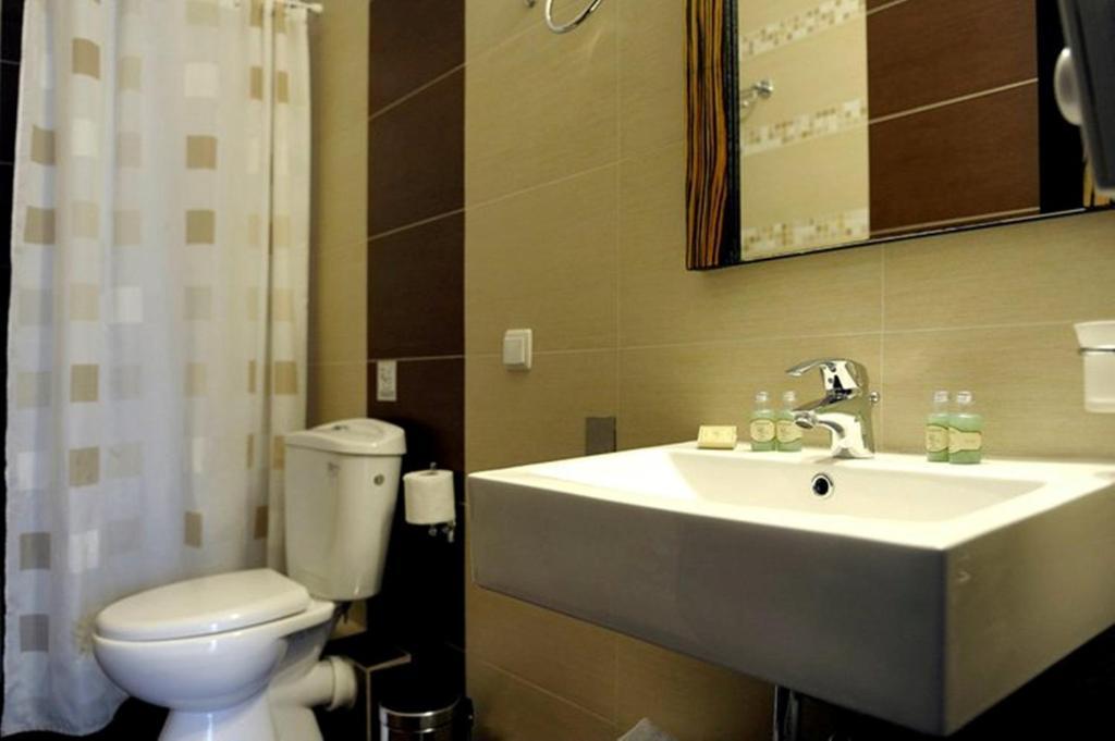 Αερόλιθος Ξενοδοχείο Αδάμας Δωμάτιο φωτογραφία